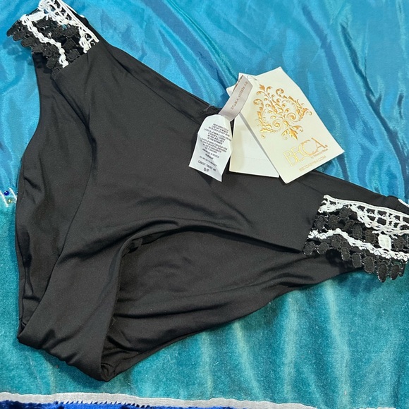 BECCA Bikini Bottom Women’s Small Avery Crochet Tab Side Hipster Swim Black S/P - Picture 3 of 14